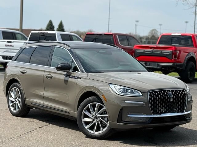 Used 2025 Lincoln Corsair Grand Touring w/ Towing Package AWD/4WD image 47