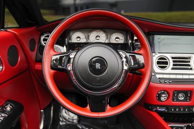 Used 2016 Rolls-Royce Dawn RWD image 32