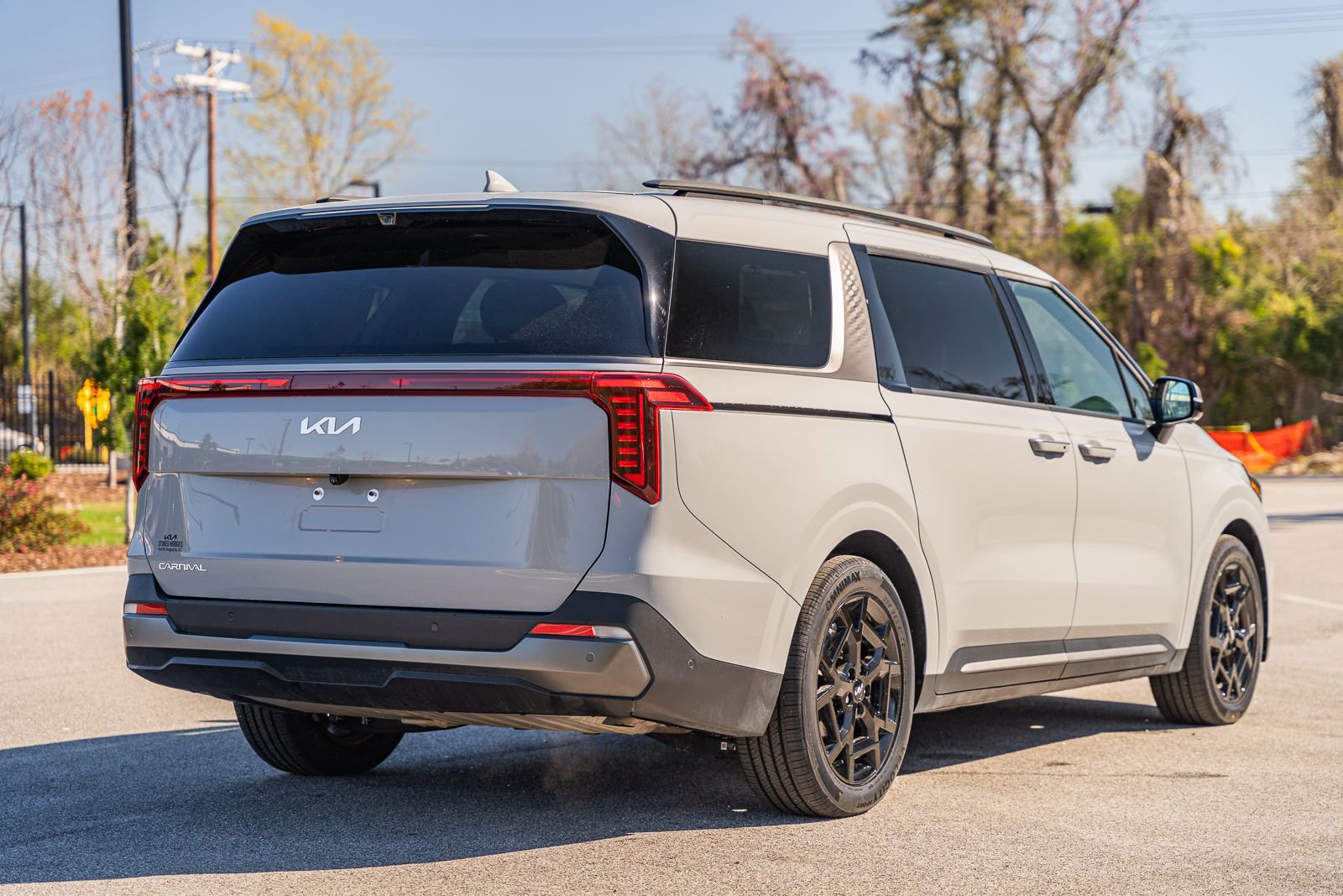 Used 2025 Kia Carnival SX Prestige image 7