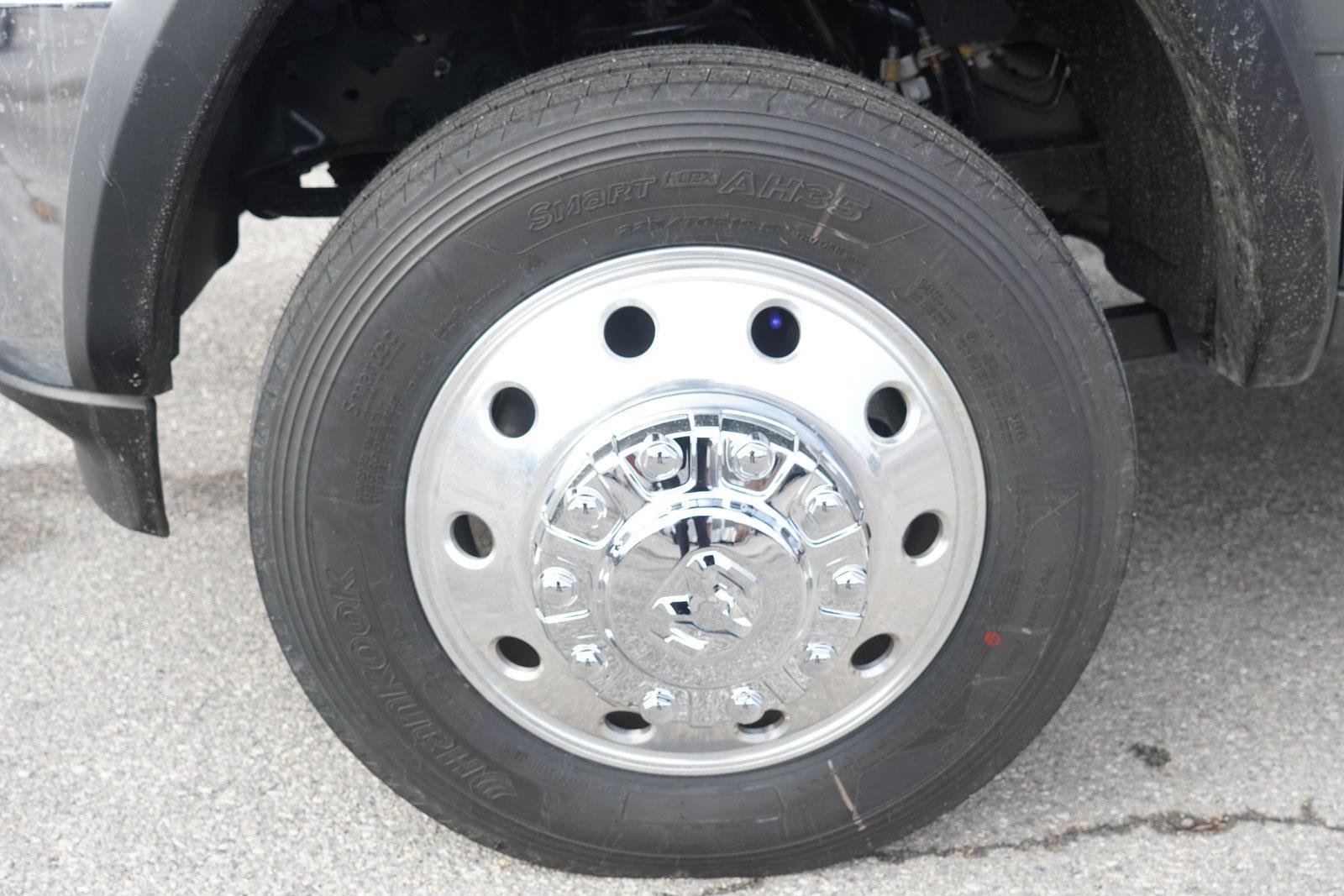New 2026 RAM 5500 Tradesman w/ Chrome Appearance Group image 9