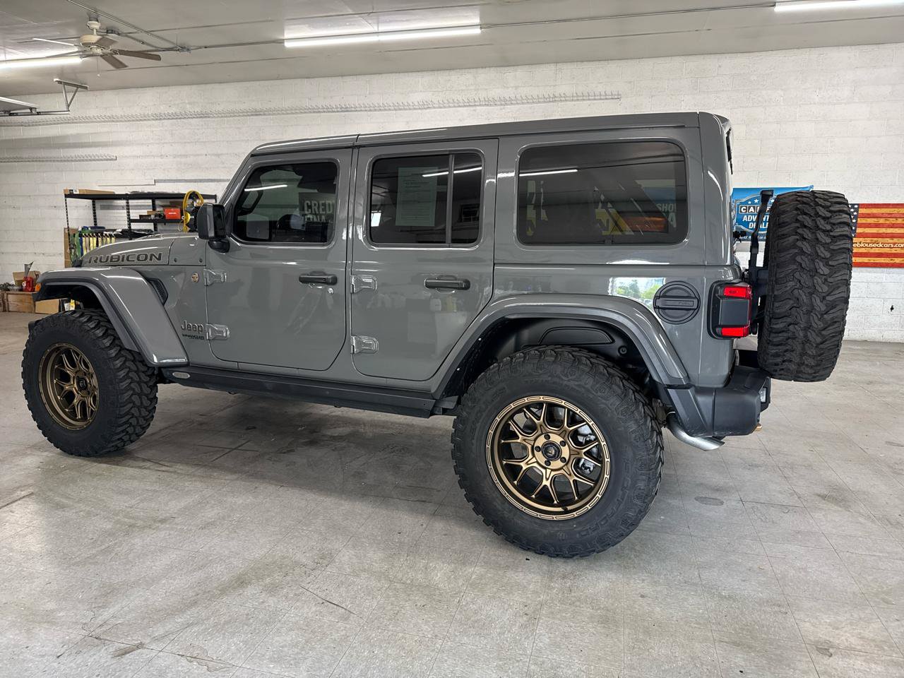 Used 2022 Jeep Wrangler Unlimited Rubicon w/ Xtreme Recon 35" Tire Package AWD/4WD image 2