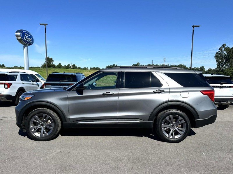 Used 2024 Ford Explorer XLT w/ Equipment Group 202A AWD/4WD image 5