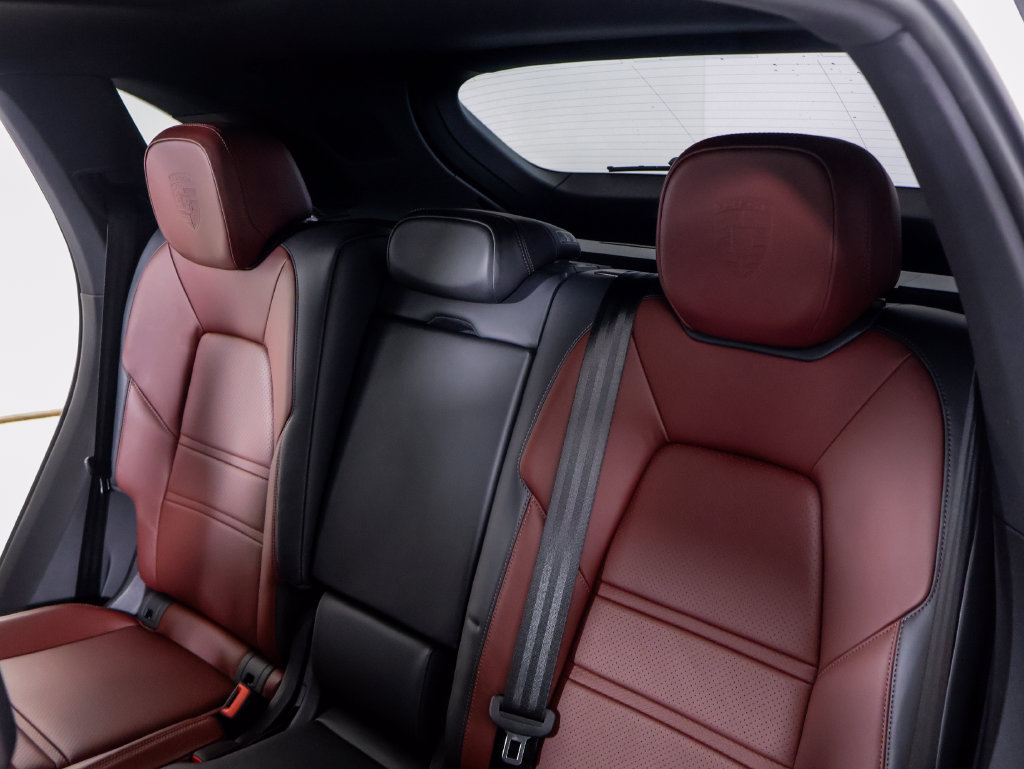 Certified 2026 Porsche Cayenne S AWD/4WD image 9