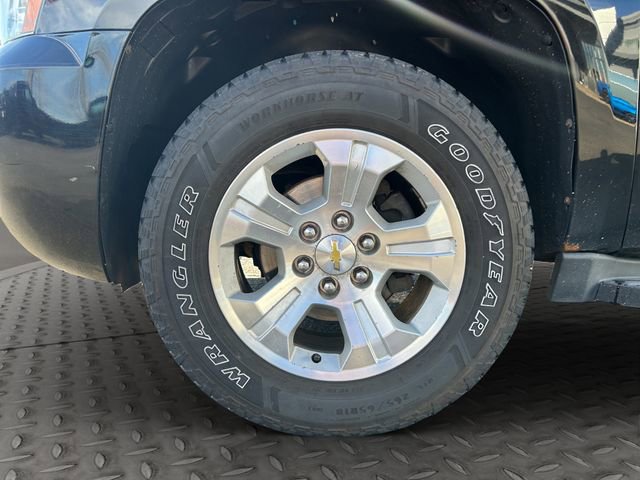 Used 2012 Chevrolet Suburban LT image 25