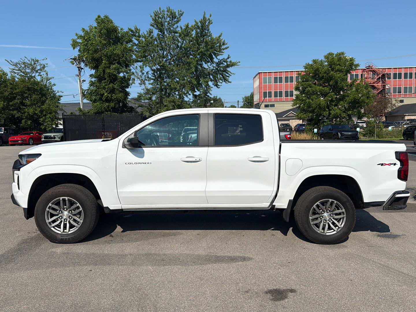 Used 2024 Chevrolet Colorado LT w/ LT Convenience Package II AWD/4WD image 6