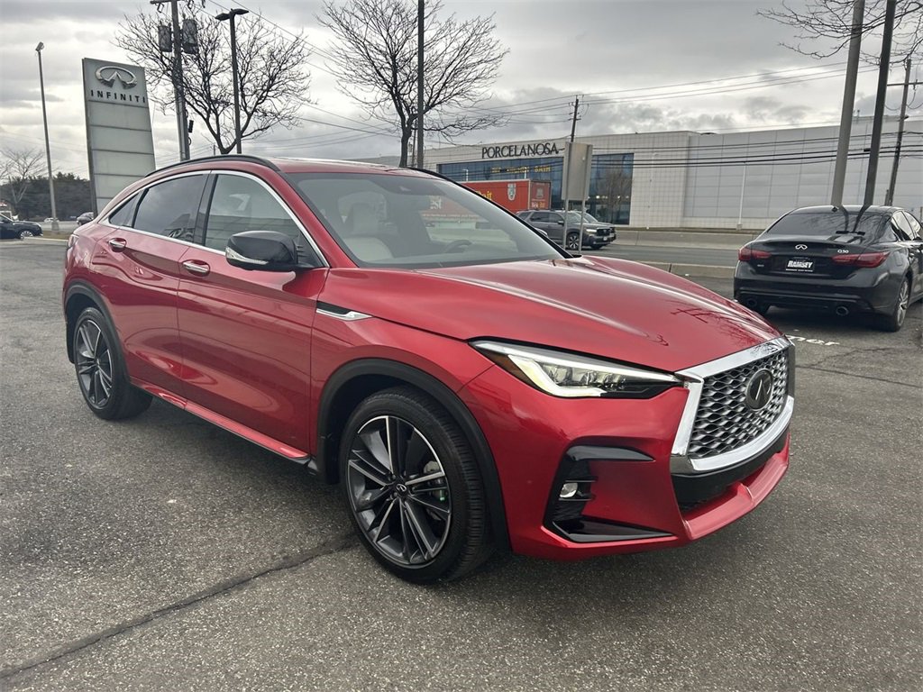 Certified 2023 INFINITI QX55 Essential image 2