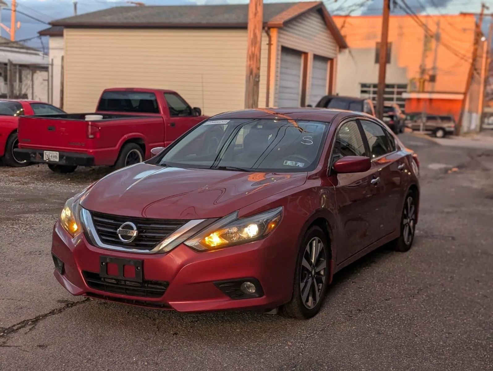 Used 2016 Nissan Altima 2.5 SR image 1