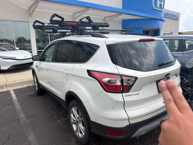 Used 2017 Ford Escape SE w/ SE Leather Comfort Package AWD/4WD image 4