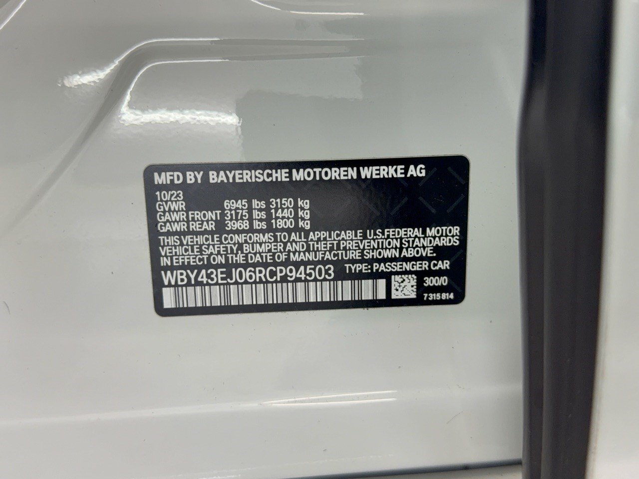 Certified 2024 BMW i7 eDrive50 w/ M Sport Package RWD image 31