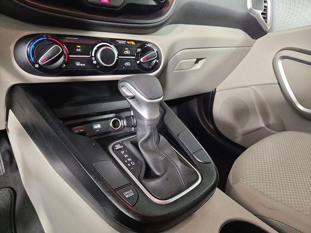 Certified 2025 Kia Soul LX w/ LX Technology Package FWD image 23