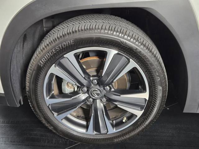 Certified 2024 Lexus UX 250h FWD image 12