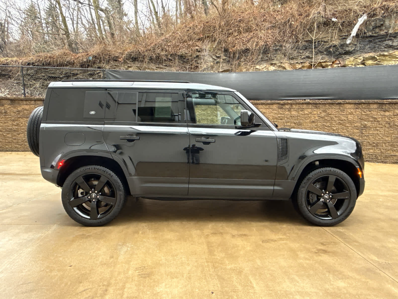 Certified 2024 Land Rover Defender 110 S image 7