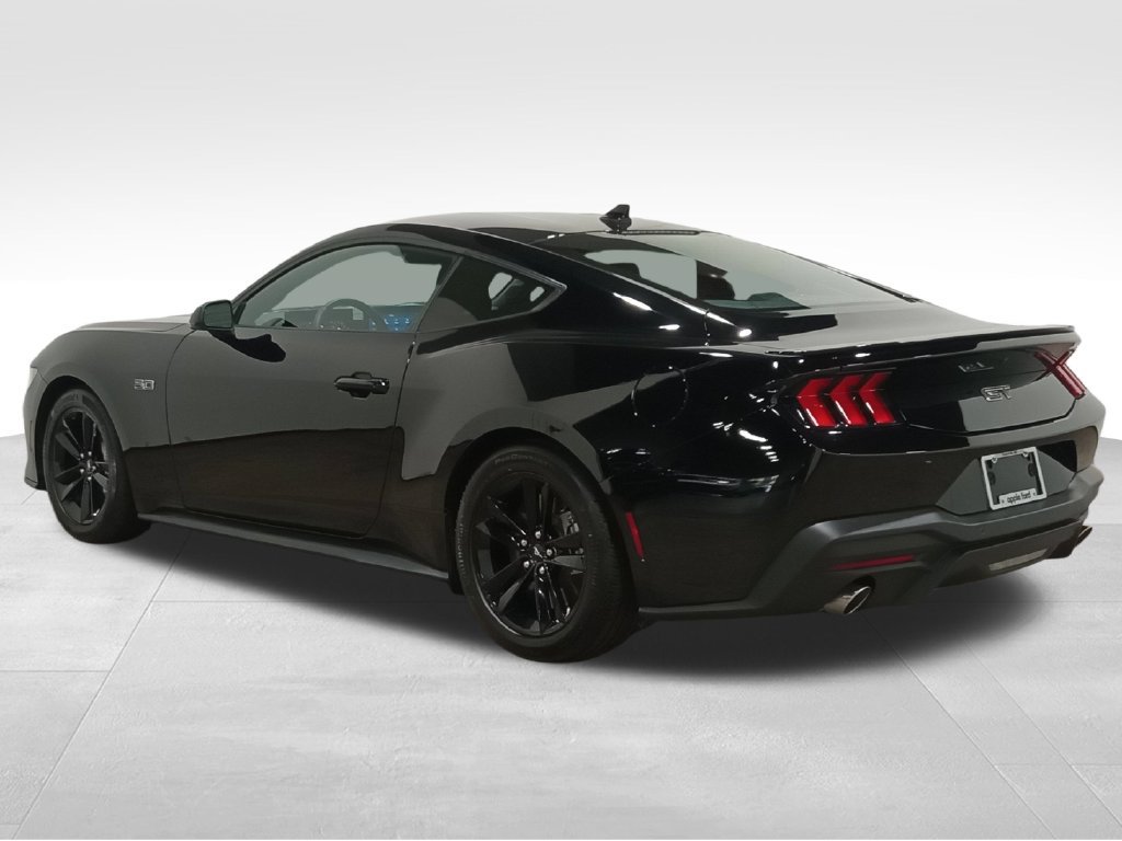 Certified 2025 Ford Mustang GT RWD image 5