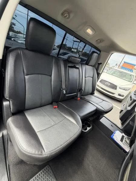 Used 2017 RAM 1500 Laramie w/ Convenience Group AWD/4WD image 24