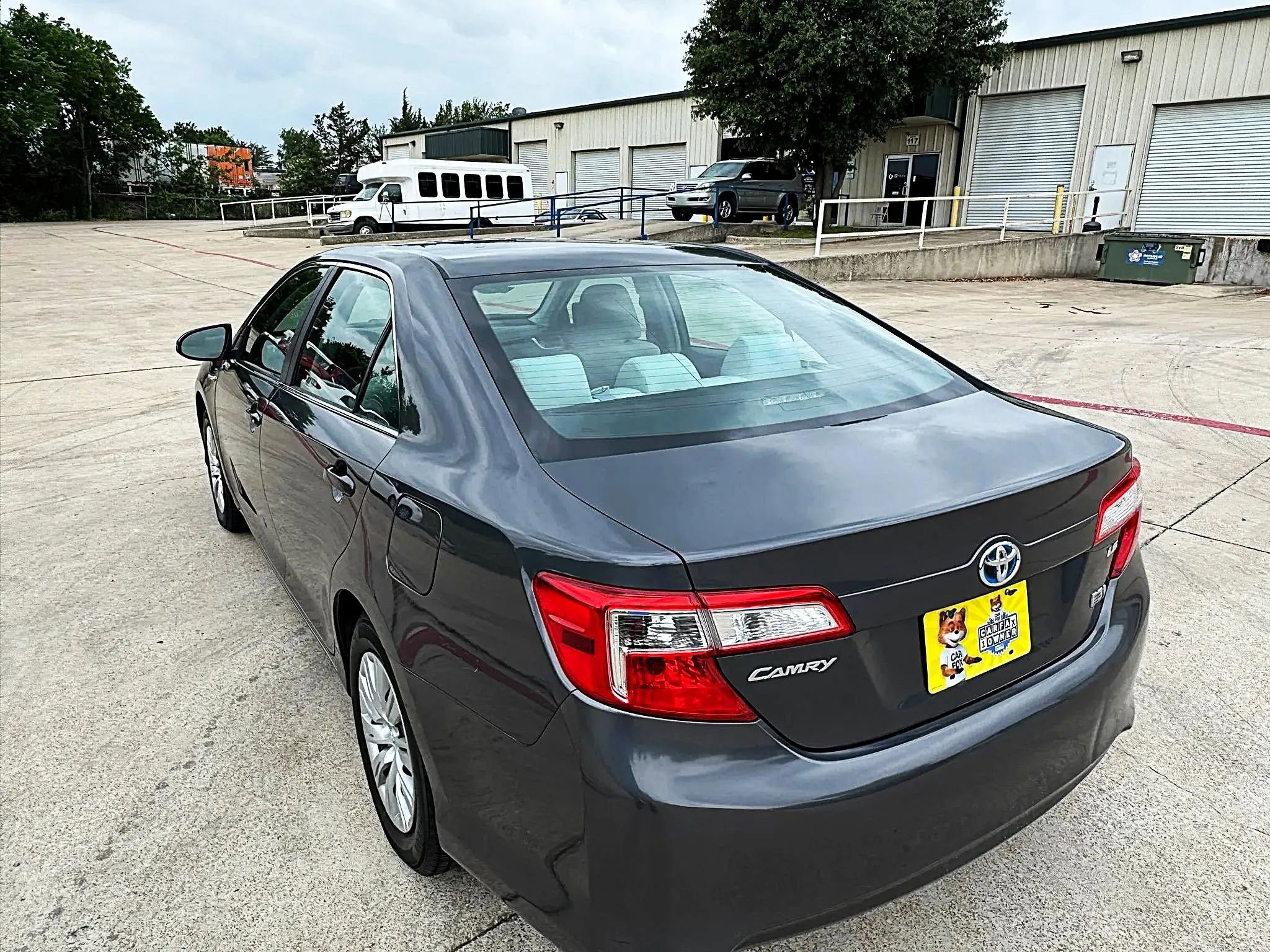 Used 2012 Toyota Camry LE FWD image 7