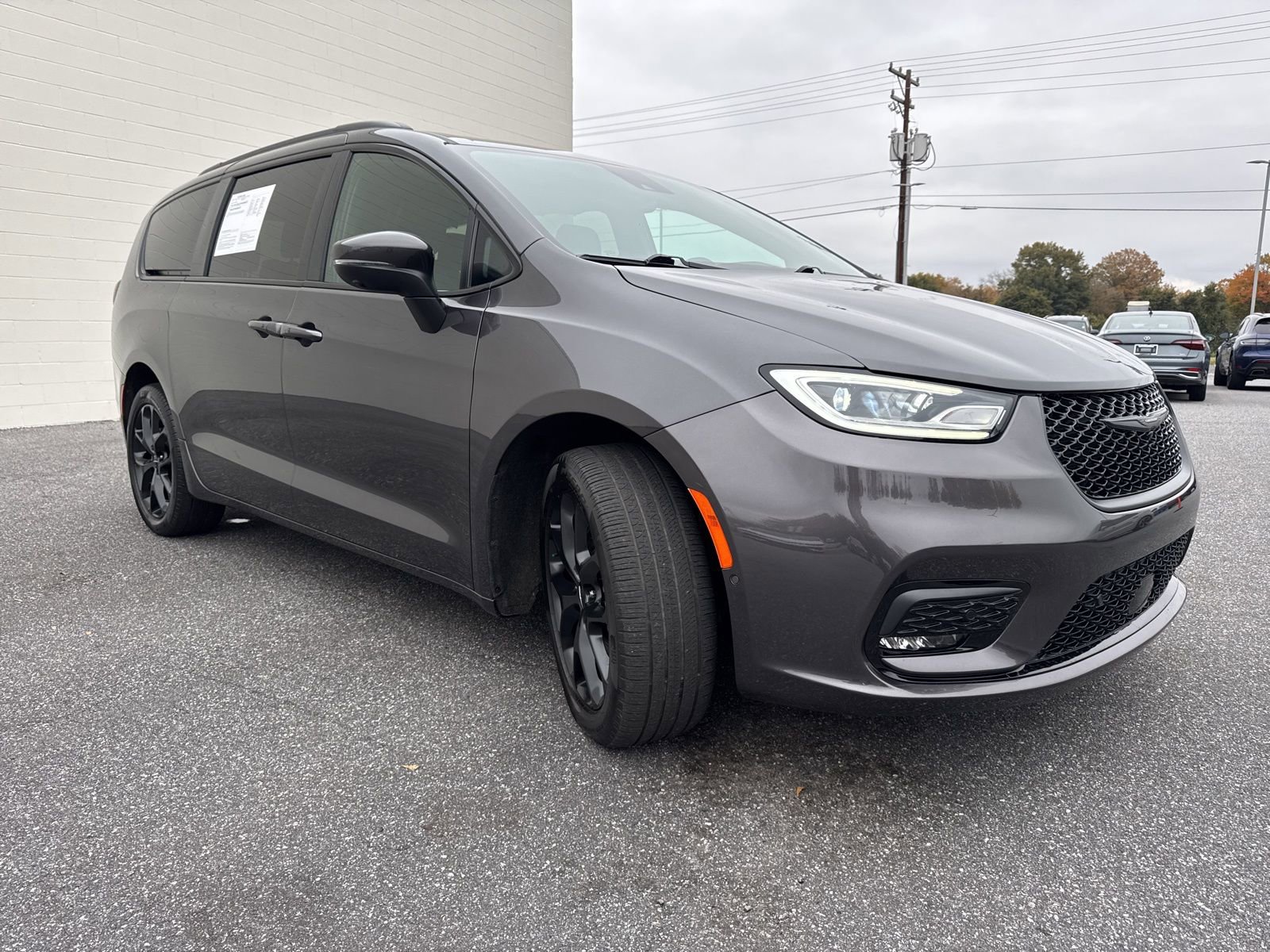 Used 2023 Chrysler Pacifica Touring-L w/ S Appearance Package
