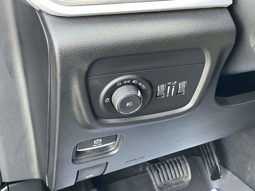 New 2026 Jeep Grand Cherokee Limited w/ Luxury Tech Group II image 27