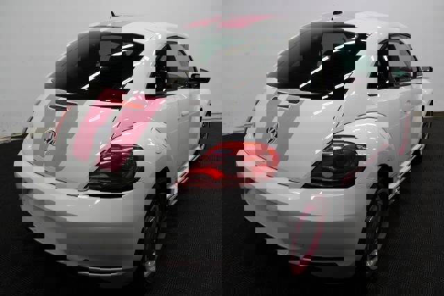 Used 2013 Volkswagen Beetle 2.5 image 24