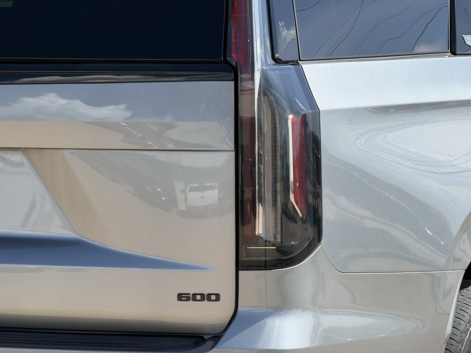 Used 2024 Cadillac Escalade Sport Platinum w/ LPO, ONYX Package AWD/4WD image 11