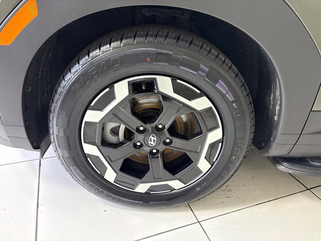 Used 2025 Hyundai Santa Fe SEL FWD image 9
