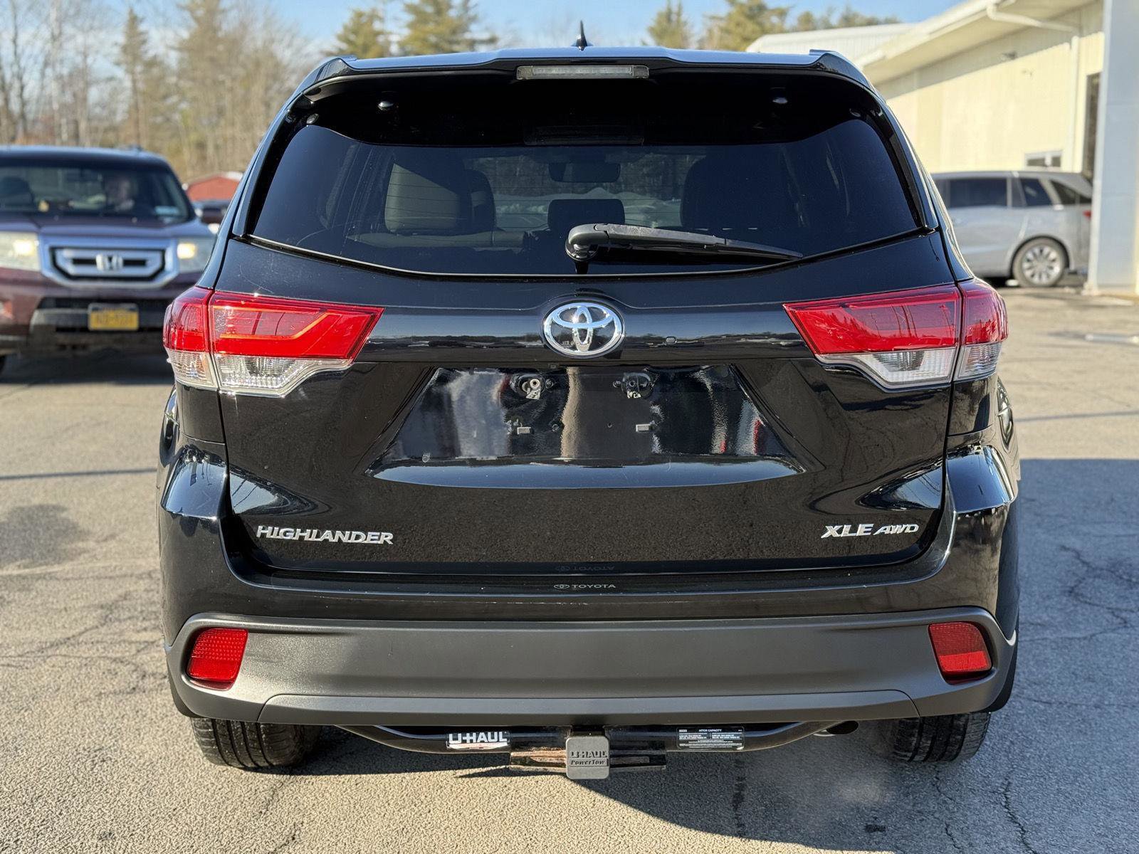 Used 2019 Toyota Highlander XLE image 6