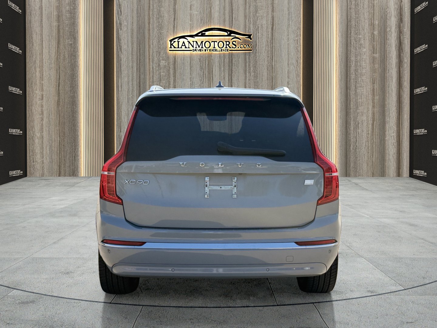 Used 2024 Volvo XC90 T8 Plus w/ Protection Package Premier AWD/4WD image 6