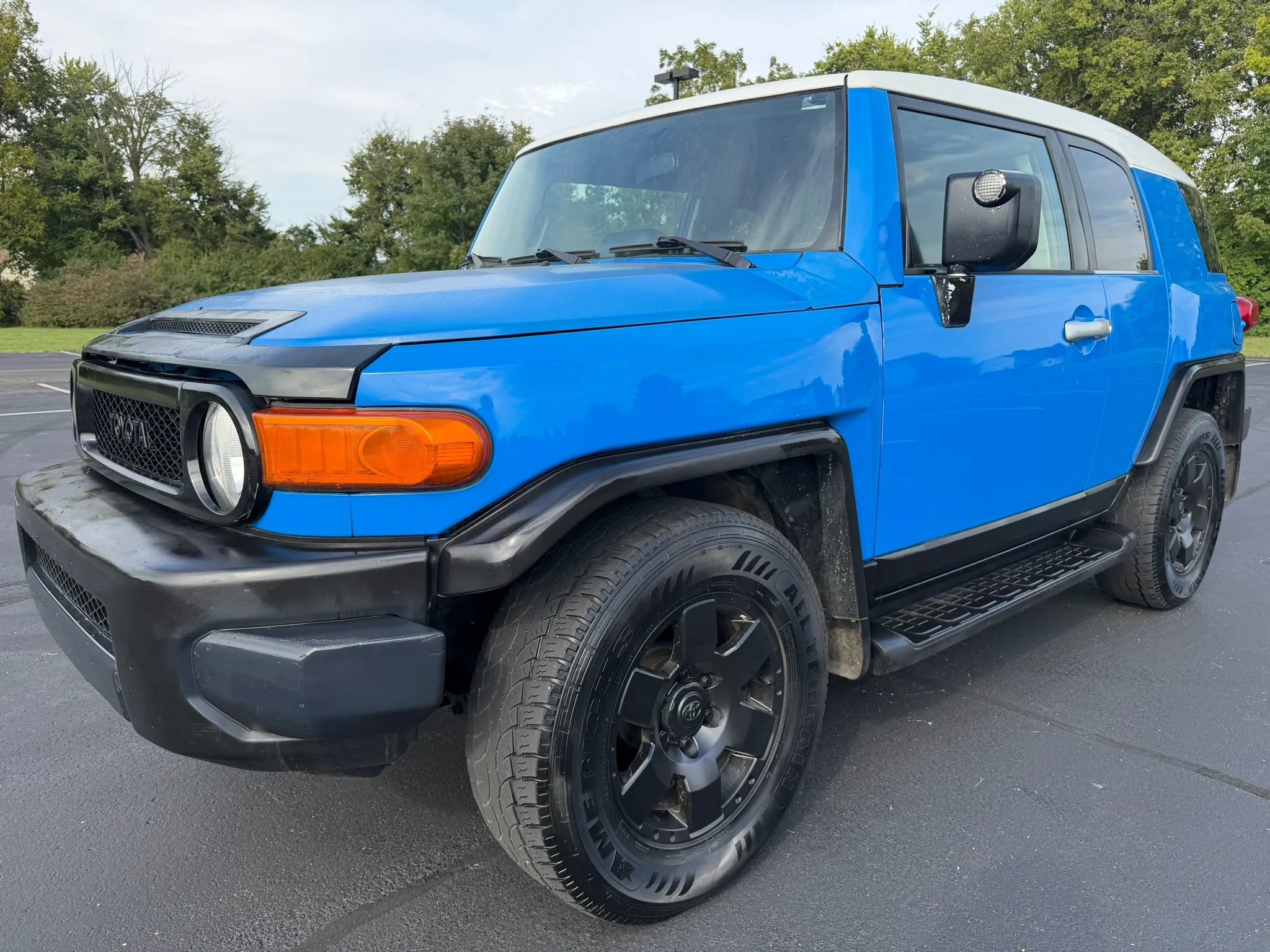 Used 2007 Toyota FJ Cruiser 2WD w/ Upgrade Pkg 2