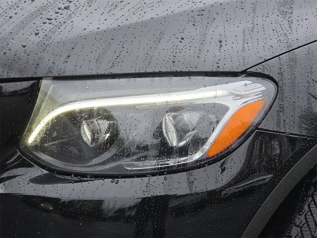 Used 2019 Mercedes-Benz GLC 300 4MATIC image 37