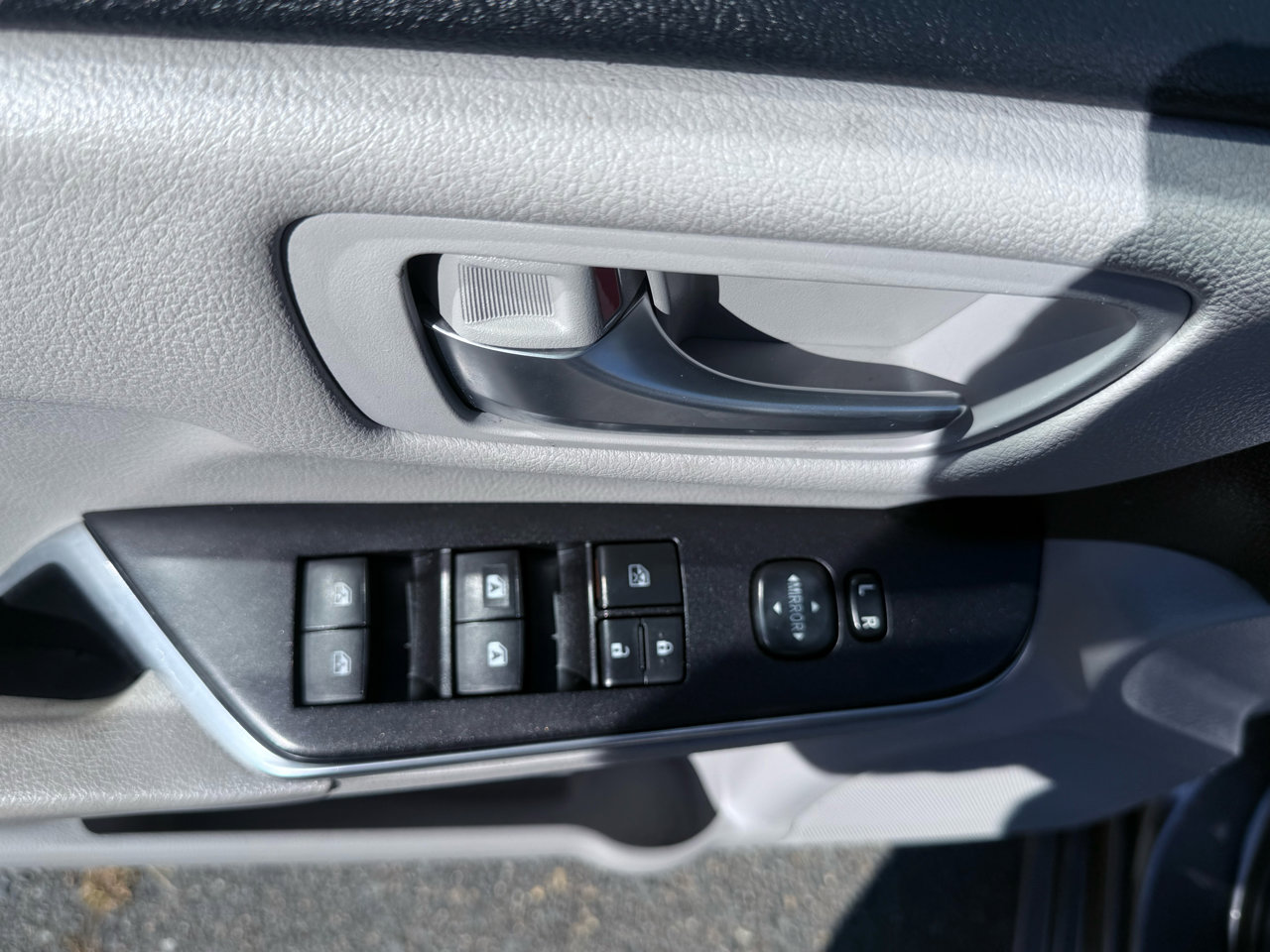 Used 2017 Toyota Camry SE image 17