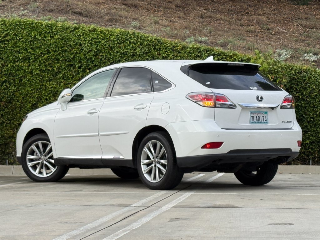 Used 2015 Lexus RX 450h FWD image 2