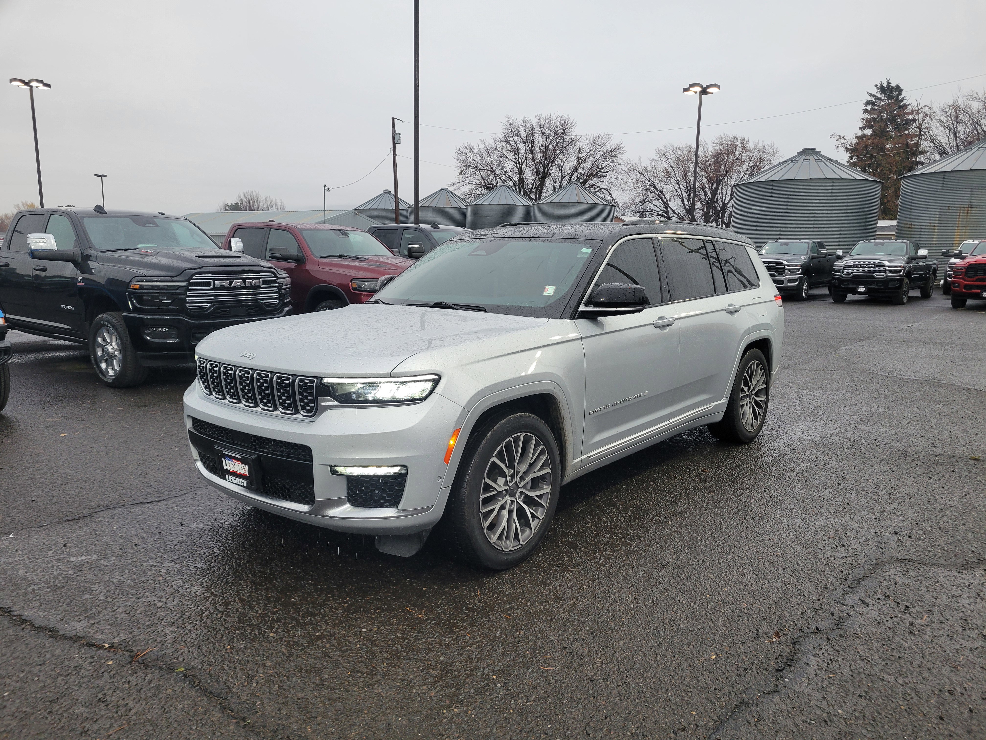 Used 2024 Jeep Grand Cherokee L Summit image 14