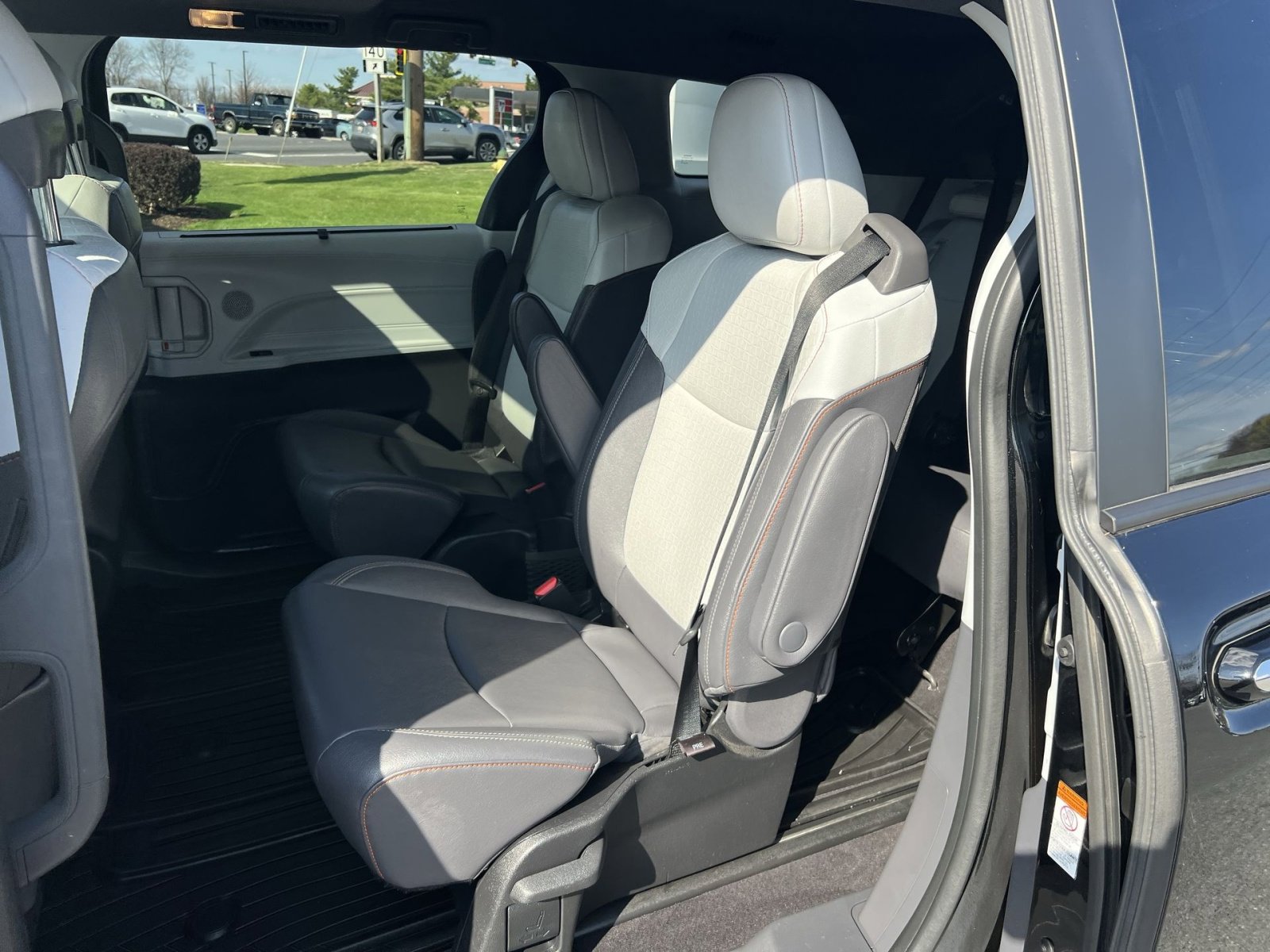 Used 2023 Toyota Sienna XSE image 25