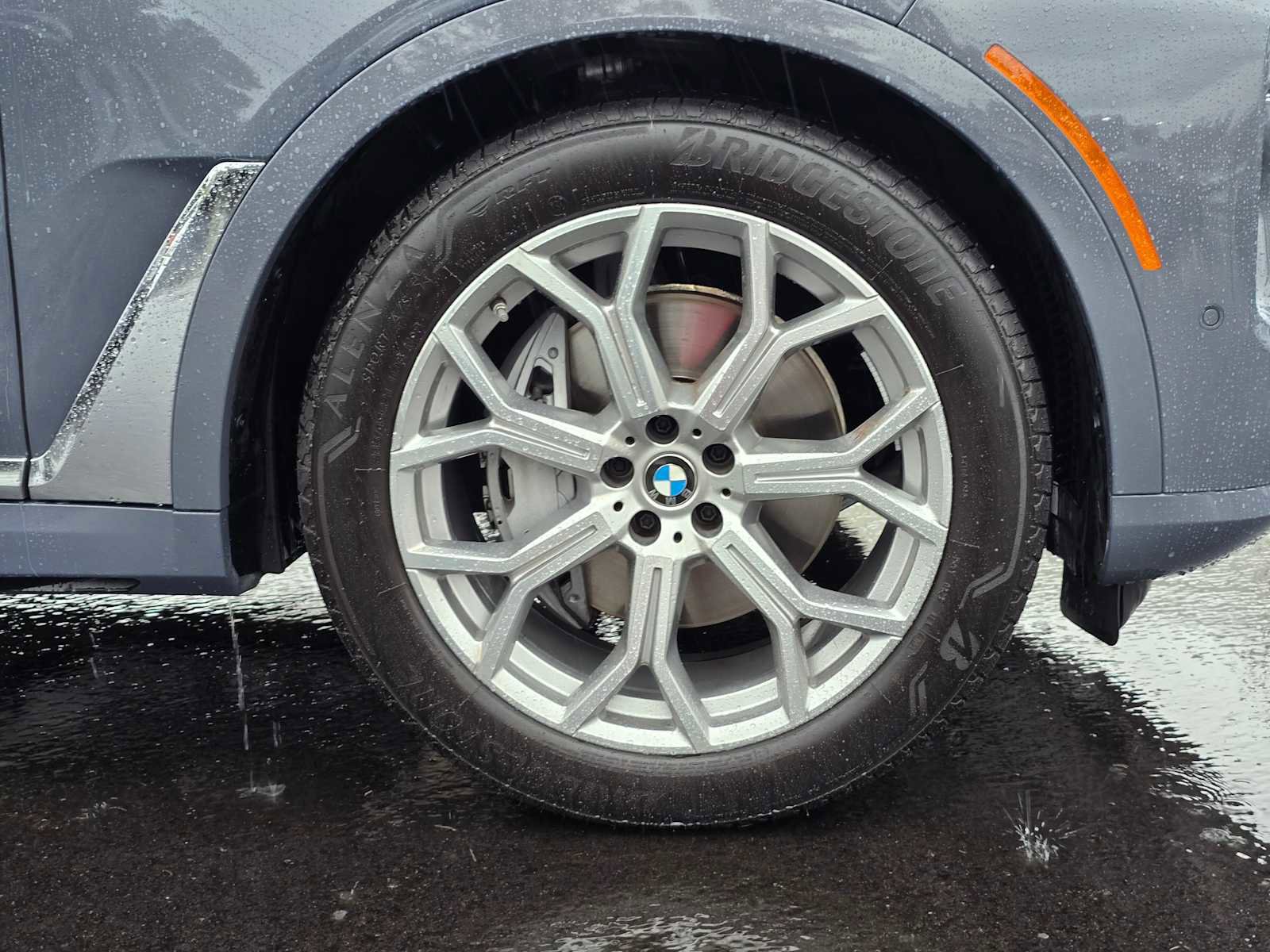 Used 2025 BMW X7 xDrive40i w/ Premium Package image 9