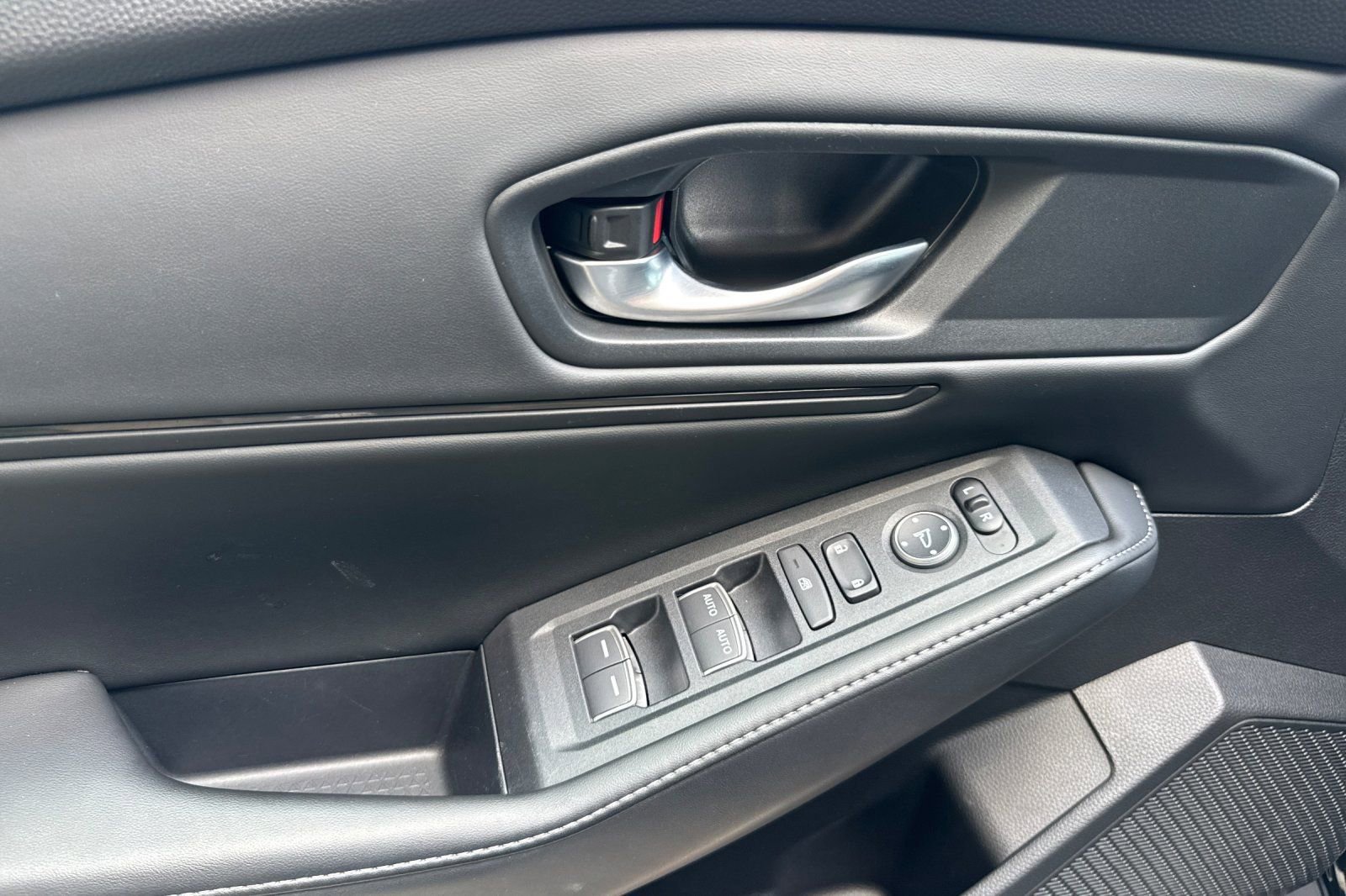 Used 2024 Honda Accord Sport image 11