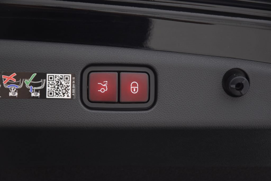 Used 2026 Mercedes-Benz E 350 4MATIC Sedan w/ Driver Assistance Package image 29