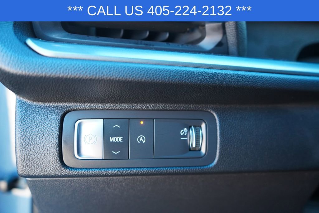 Used 2025 Chevrolet Traverse LT image 33