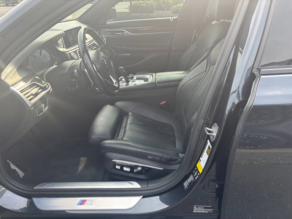 Used 2017 BMW 740i xDrive AWD/4WD image 11