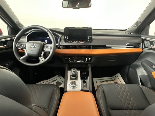 Used 2023 Mitsubishi Outlander SEL AWD/4WD image 19