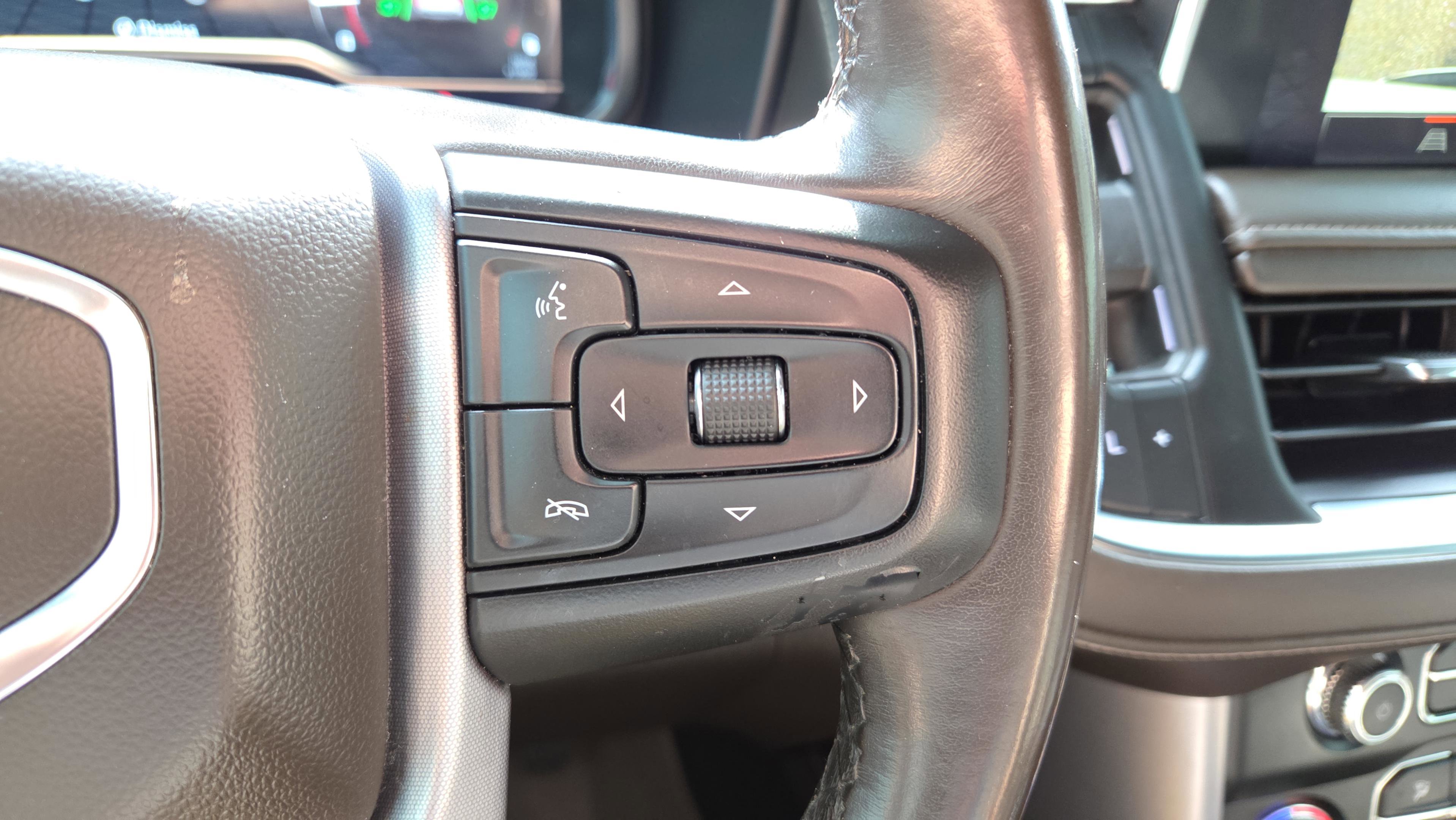 Used 2022 GMC Yukon SLE image 29