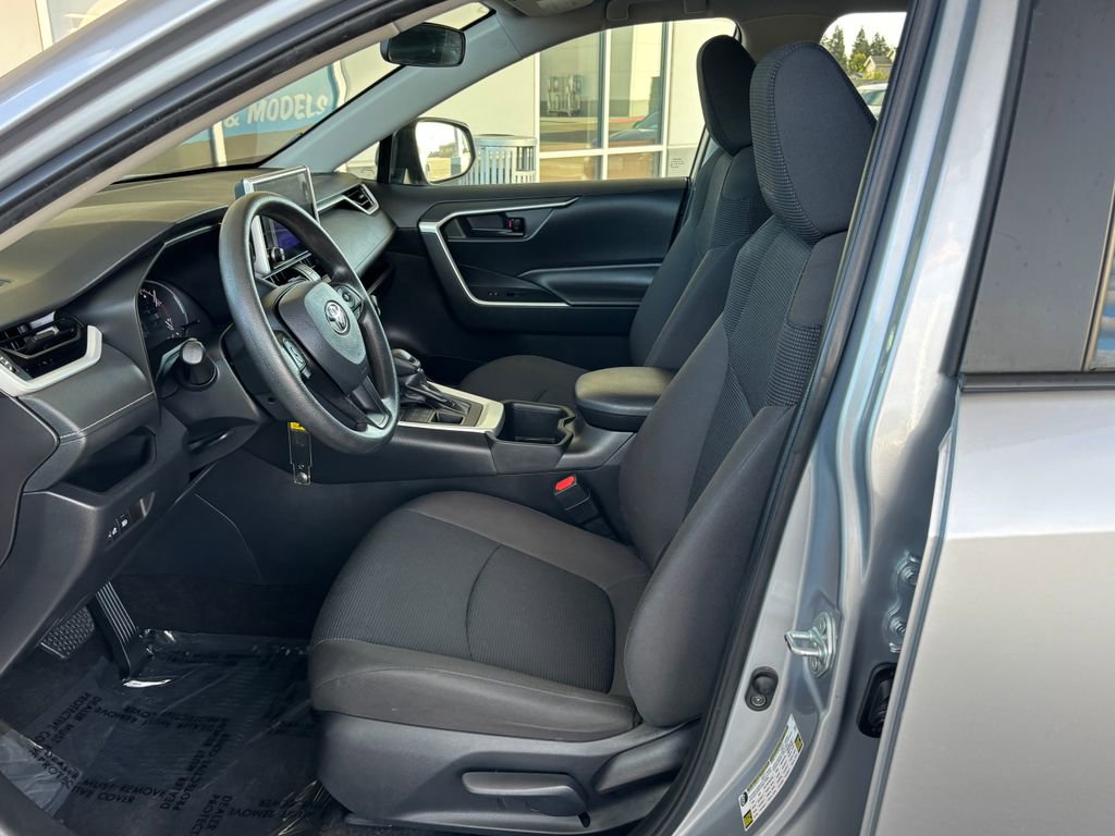 Used 2024 Toyota RAV4 LE image 23