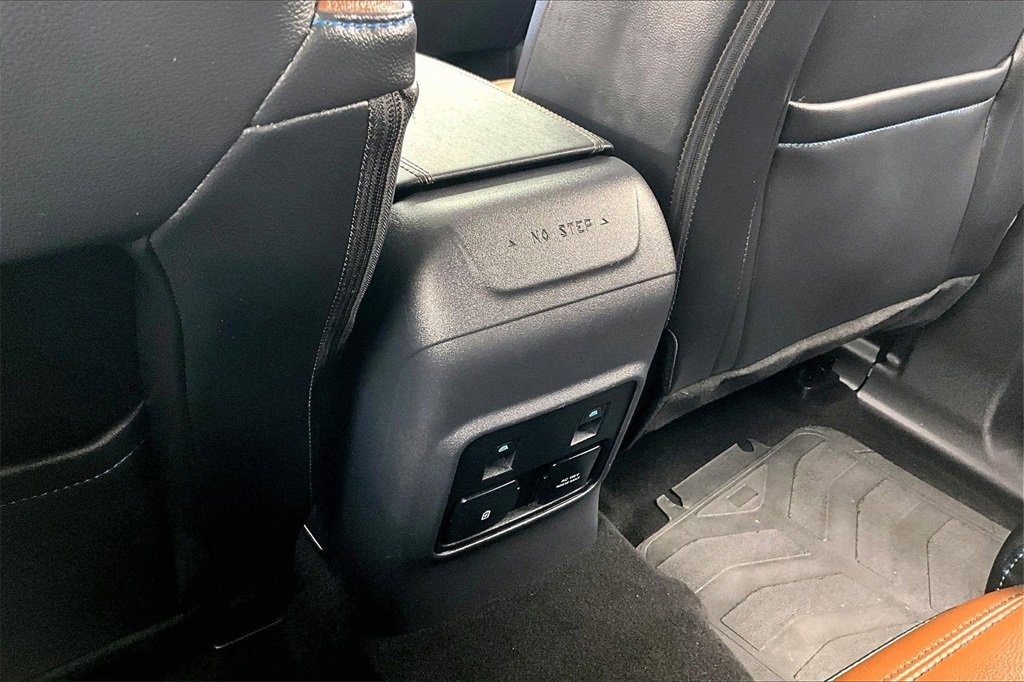 Used 2024 Ford Bronco Outer Banks w/ Sasquatch Package image 33