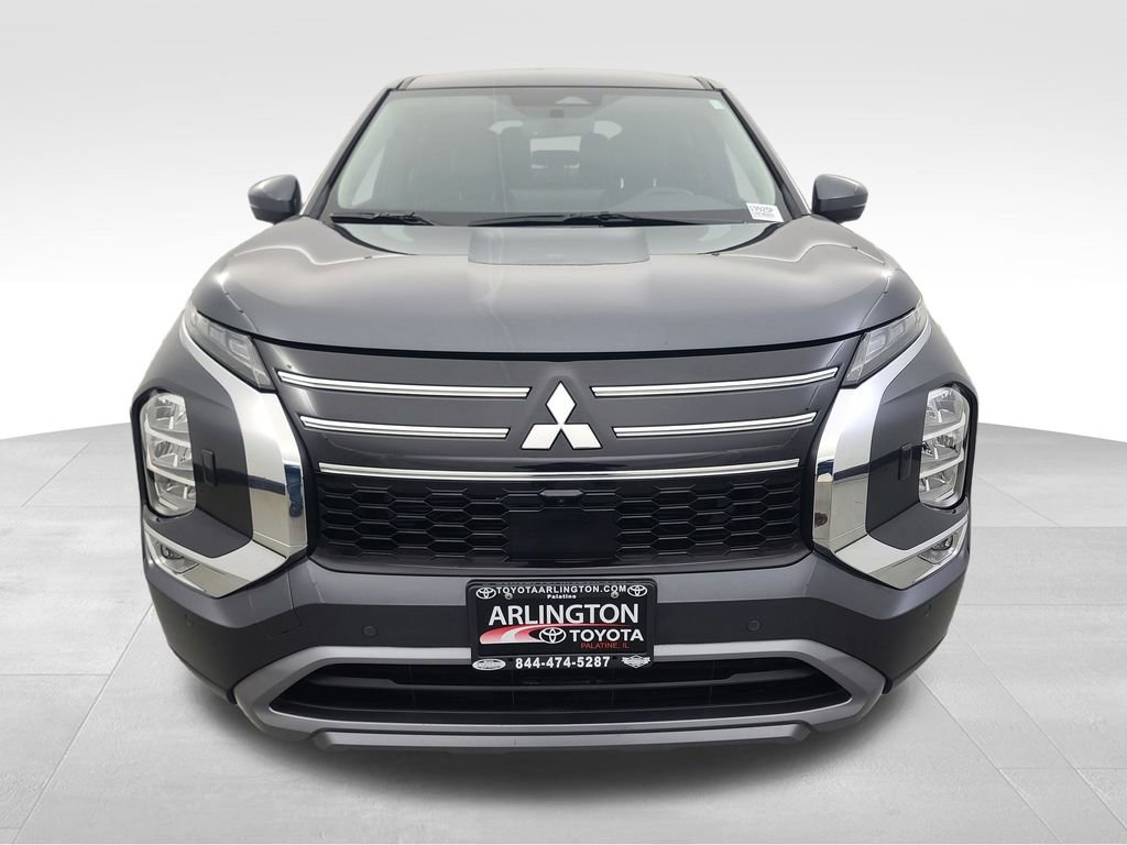 Used 2025 Mitsubishi Outlander SE image 9