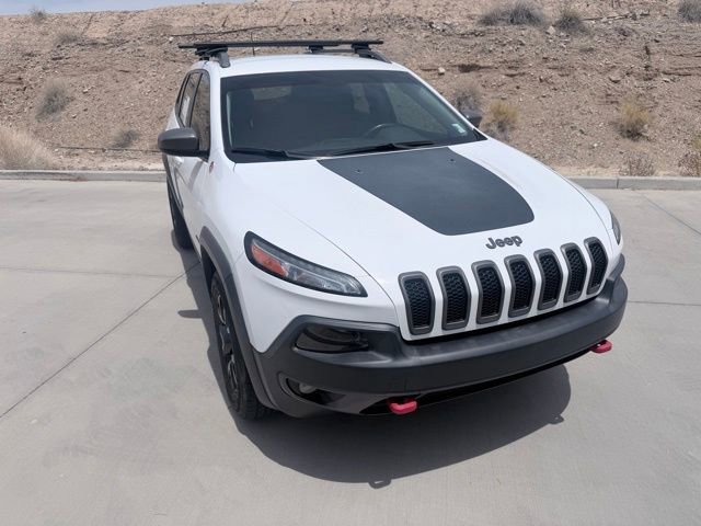 Used 2017 Jeep Cherokee Trailhawk AWD/4WD image 3