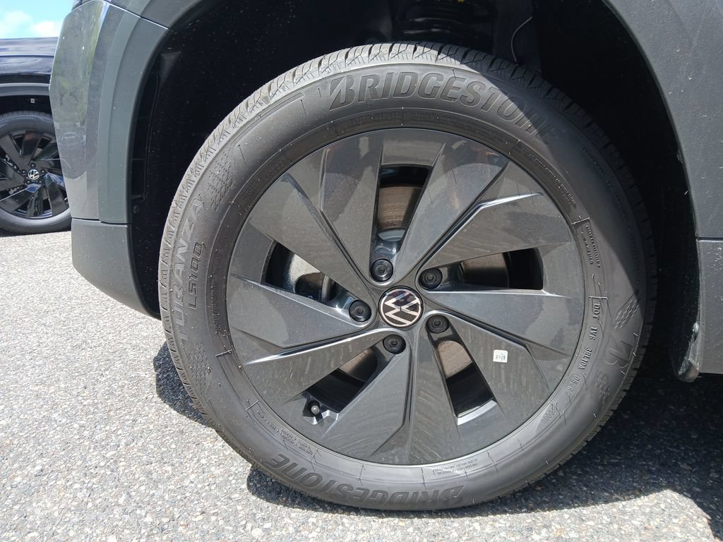 New 2026 Volkswagen Taos S FWD image 25