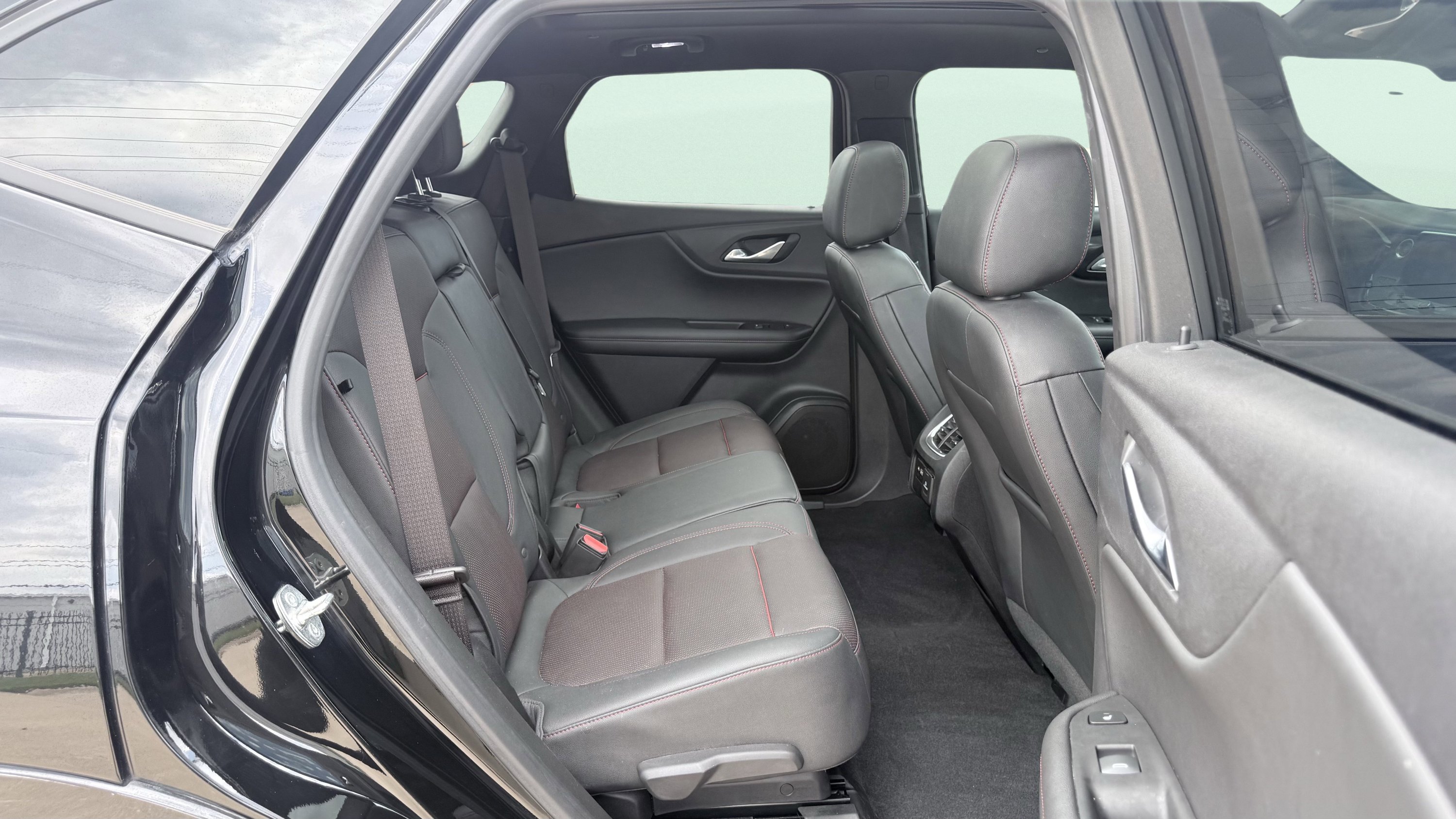 Used 2021 Chevrolet Blazer RS w/ Enhanced Convenience Package FWD image 37