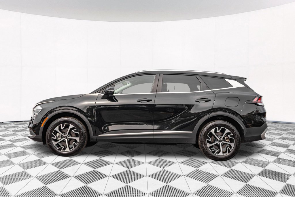 Used 2025 Kia Sportage EX AWD/4WD image 7