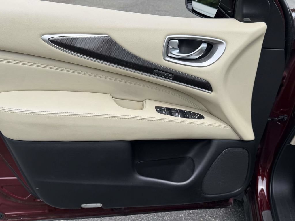 Used 2019 INFINITI QX60 Luxe w/ Essential Package AWD/4WD image 29