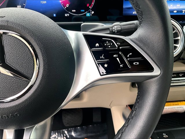 Used 2025 Mercedes-Benz GLB 250 image 21