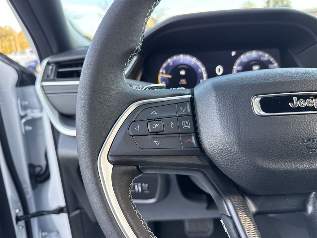 New 2025 Jeep Grand Cherokee L Laredo w/ Trailer Tow Package image 13