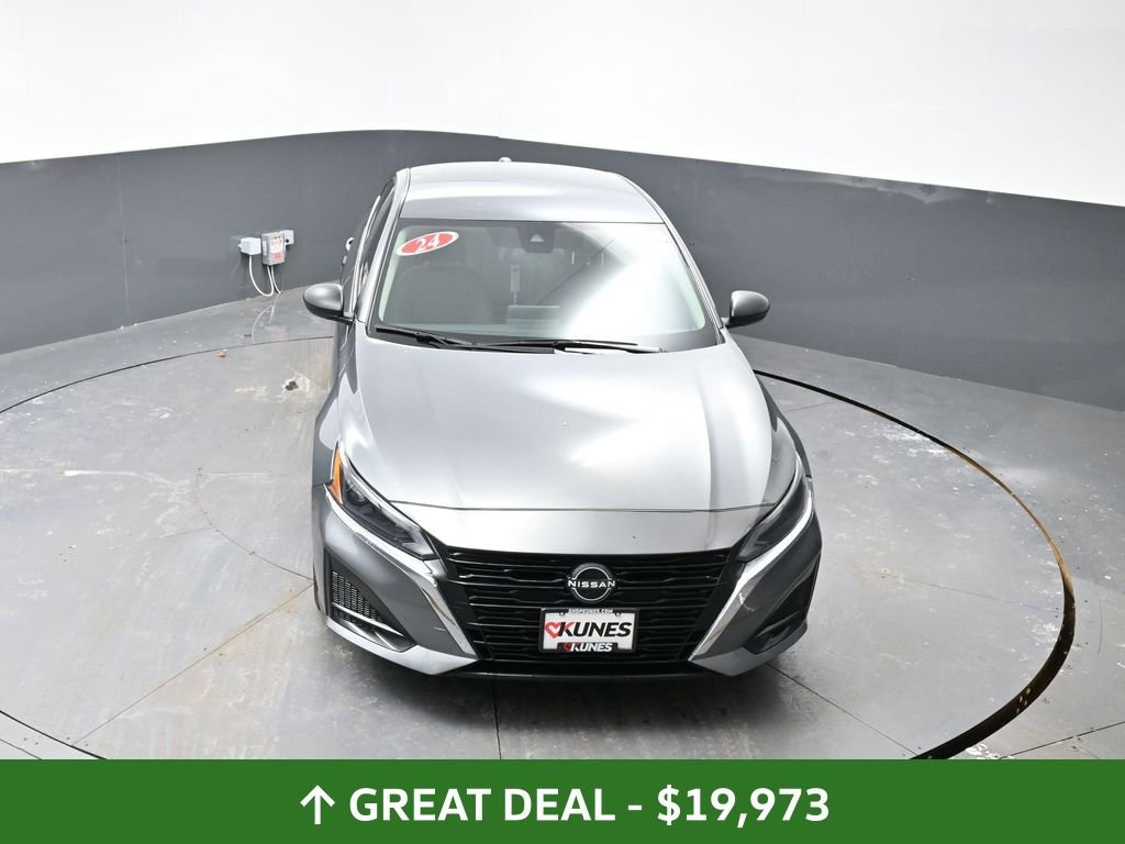 Used 2024 Nissan Altima 2.5 SV image 45